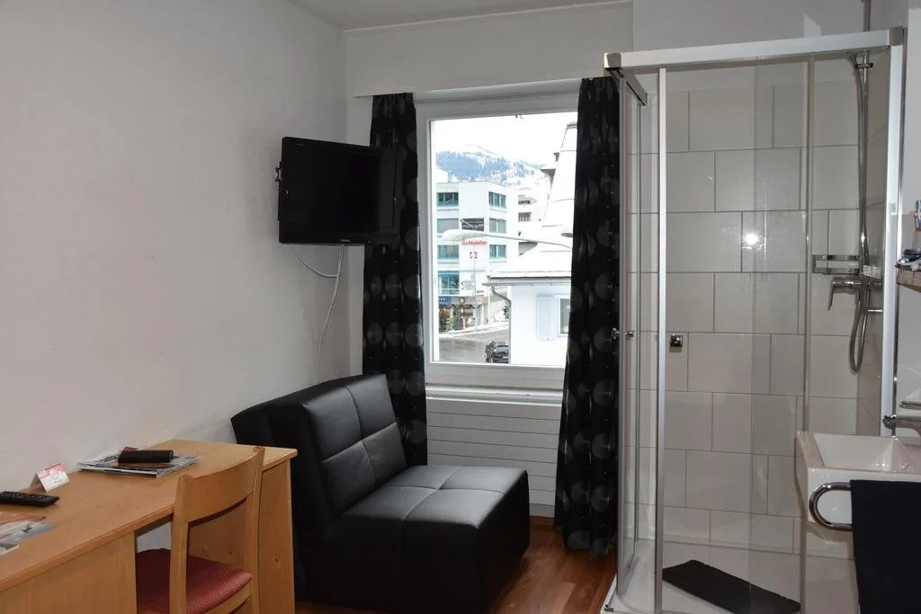 Hotel Rätia