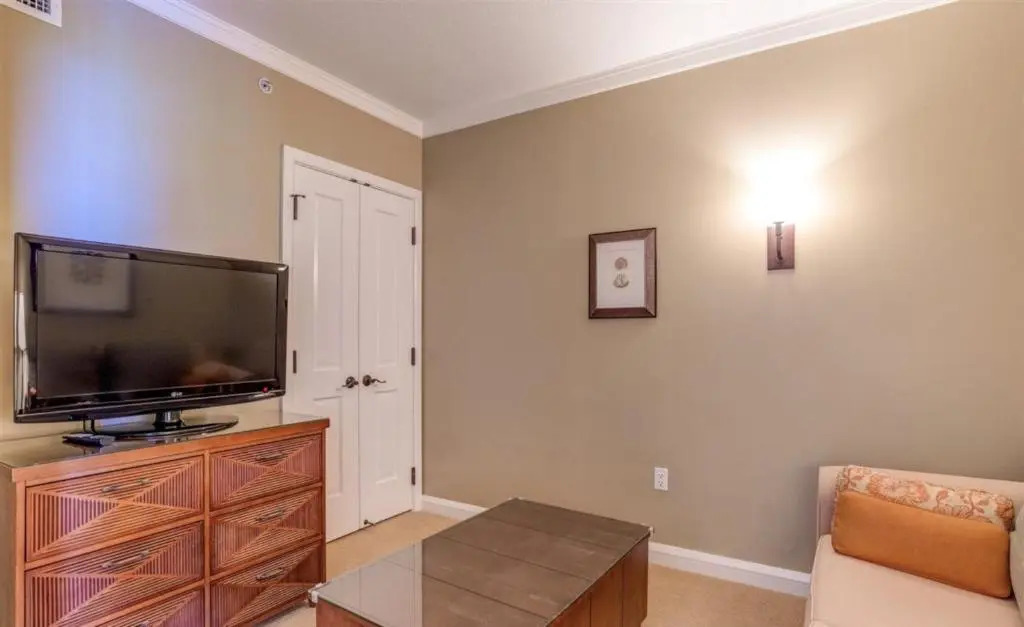 Ocean View Condo with Den in Magnificent Honua Kai K640