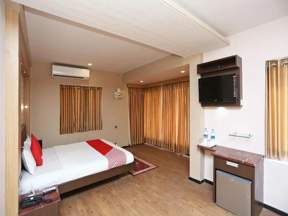 OYO 2337 Gold Coast Beach Resort