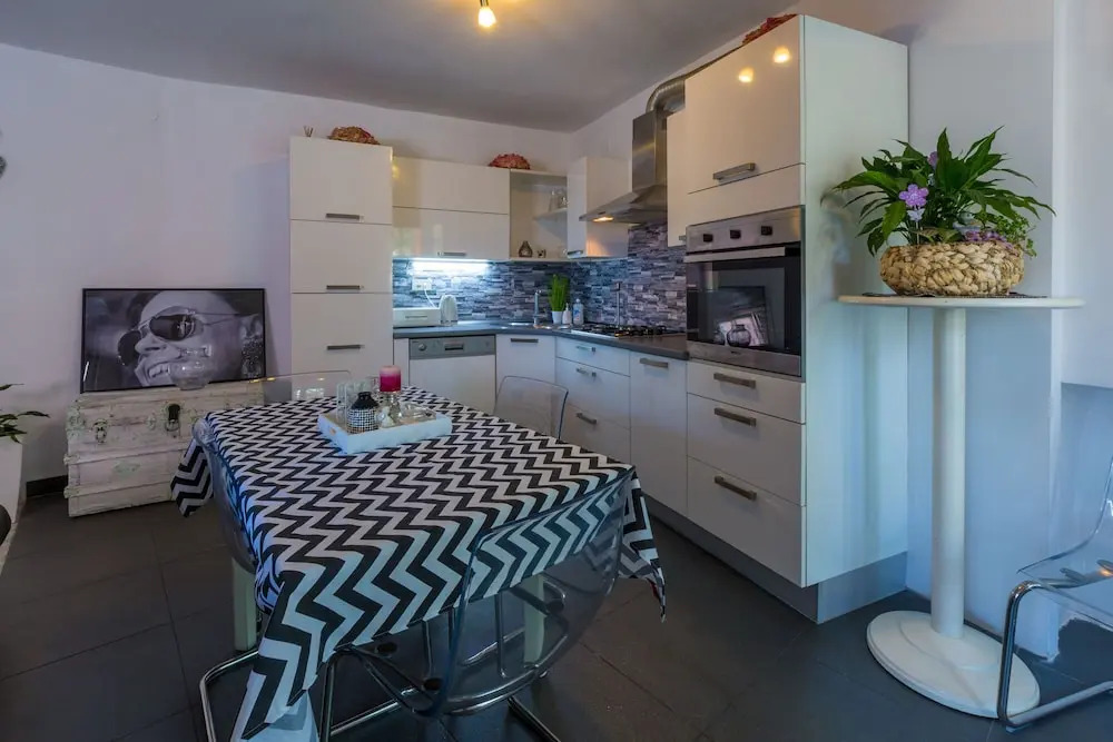 Apartments Kalla