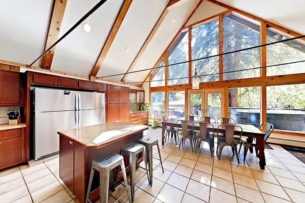 35 St Moritz Terrace Cabin 3 Bedrooms 3 Bathrooms Home