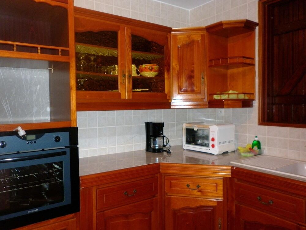 Apartment with 2 Bedrooms in Pointe-Noire, with Wonderful Mountain View And Enclosed Garden