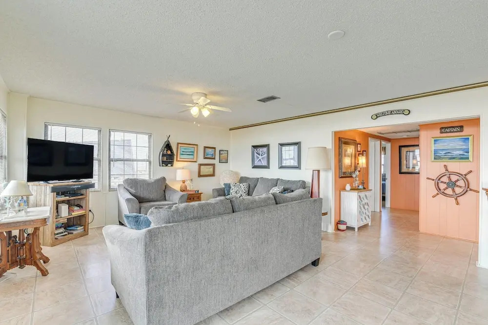 Gulf Coast Views: Waterfront Surfside Beach Home!