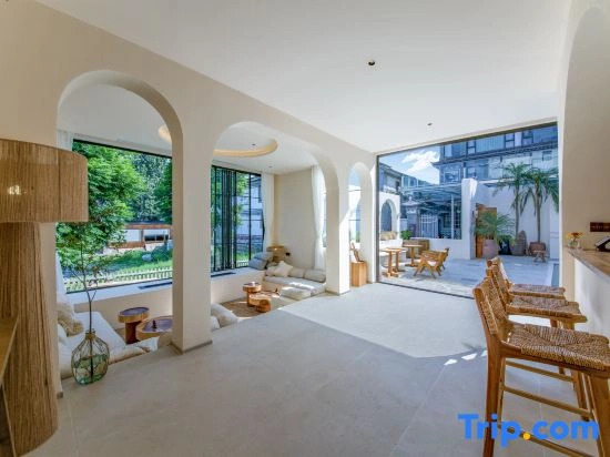 Er yuegui sea moon-view holiday house