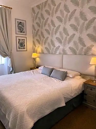 The Clovelly Hotel