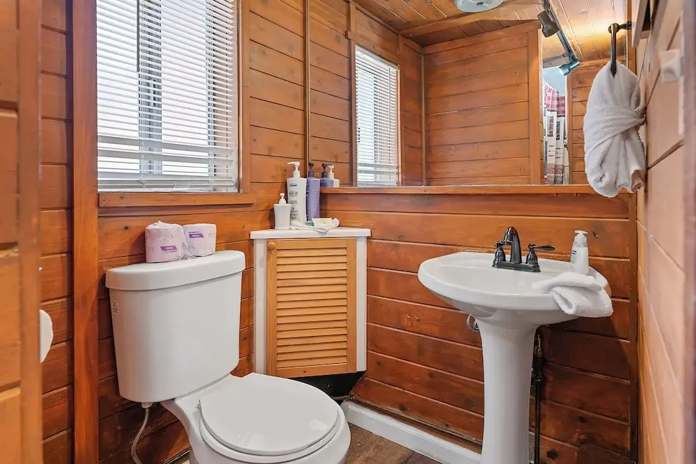 The Vintage Bear Cabin