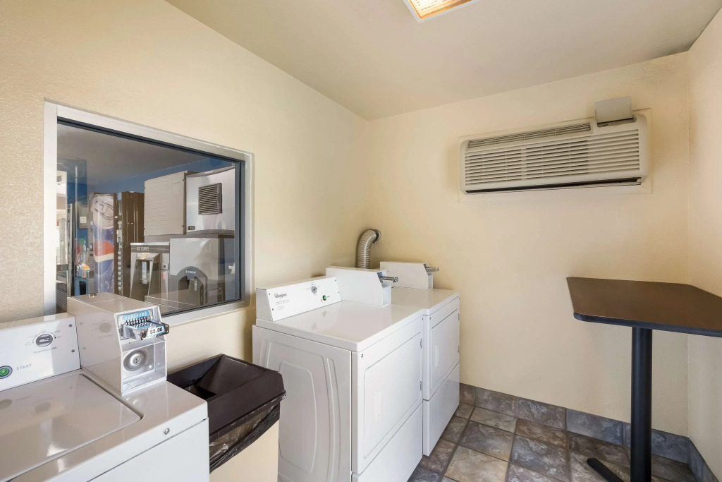 Knights Inn Sierra Vista / East Fry