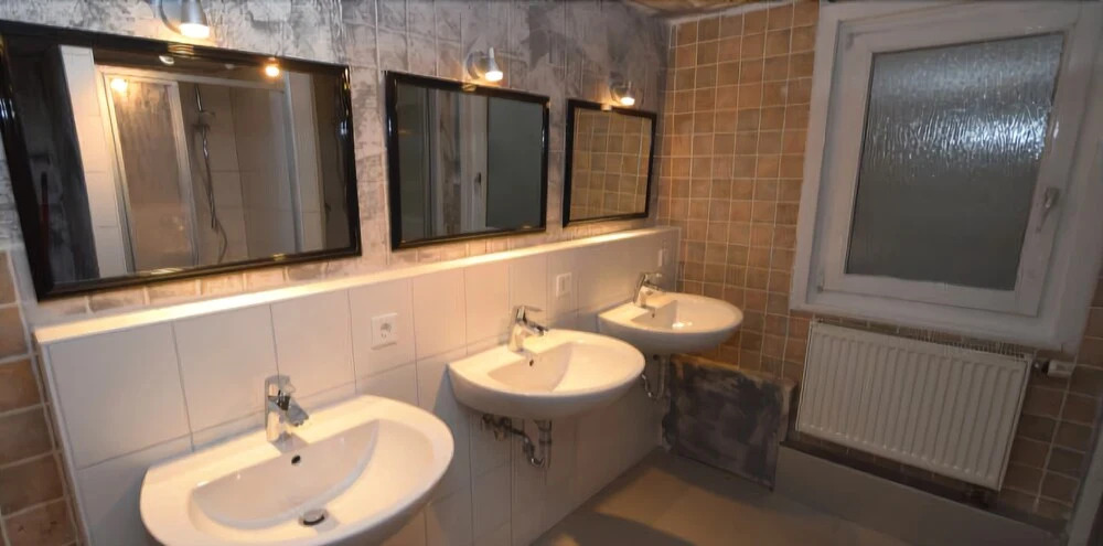 AB Apartment 83