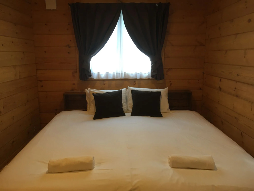 HAL Cottage