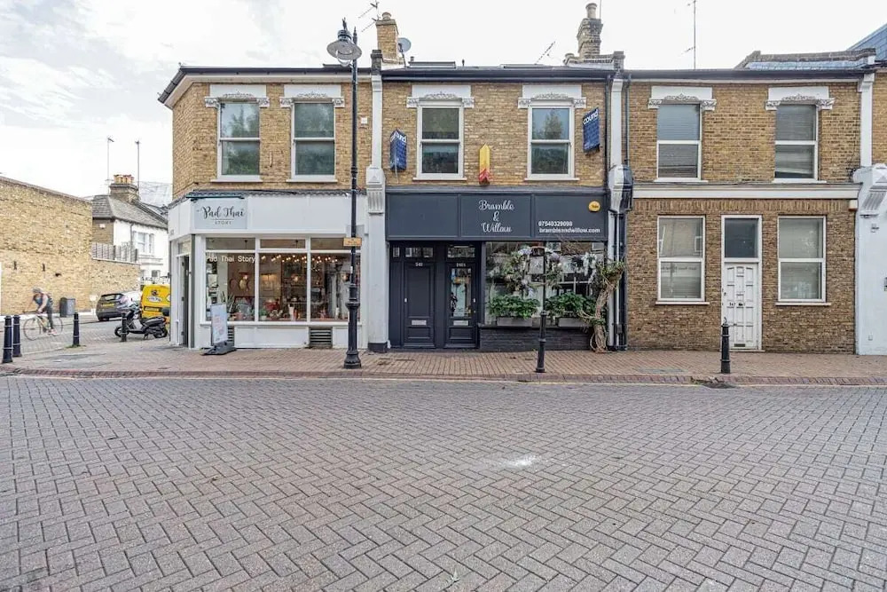 Stunning 2 Bed House W/patio nr Battersea