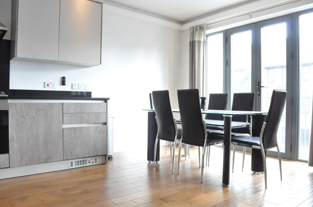 Spacious Contemporary 2 Bedroom Flat Near Camberwell