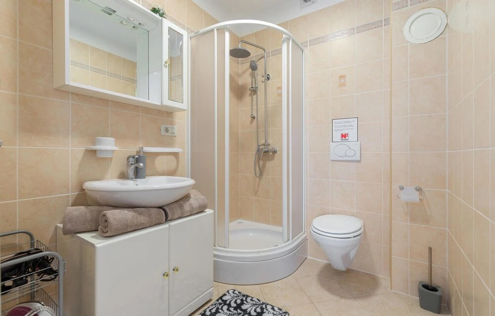 Nice Home in Porec With Wifi and 2 Bedrooms