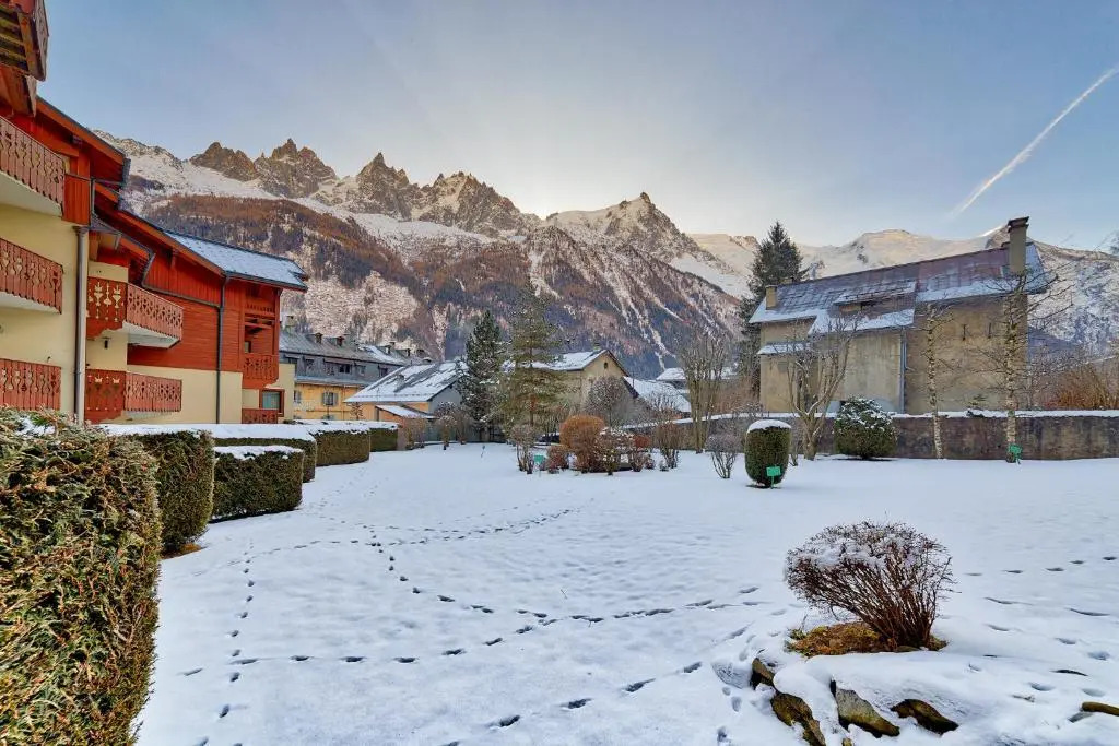 Petite Jardin: Residence Via des Traz B