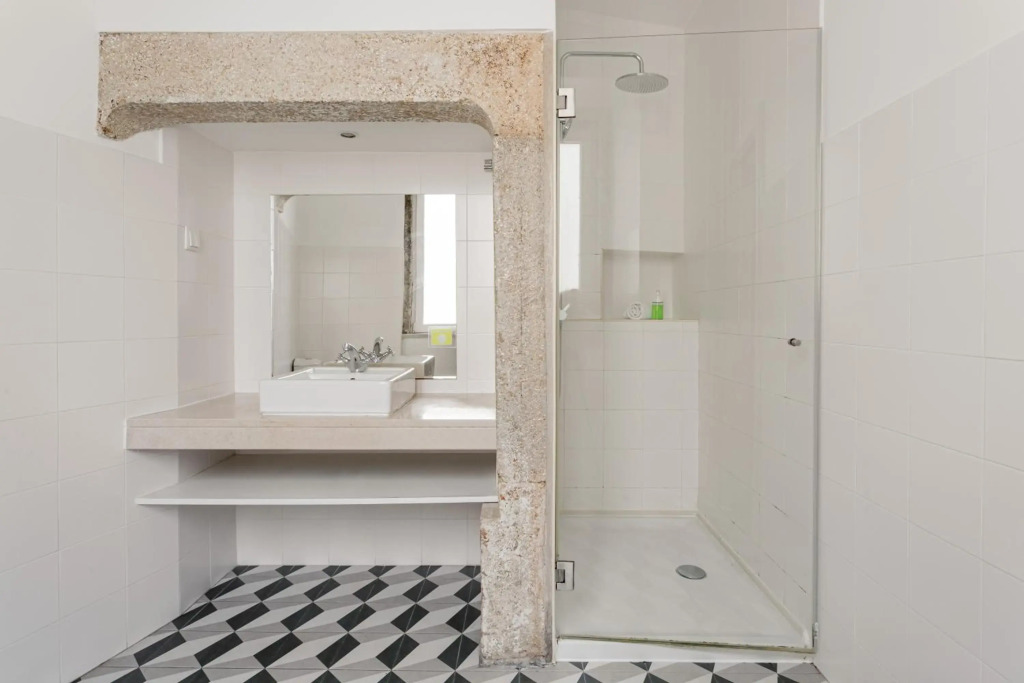 ALTIDO Vintage 2BR Apt in Chiado, nearby Rossio train station