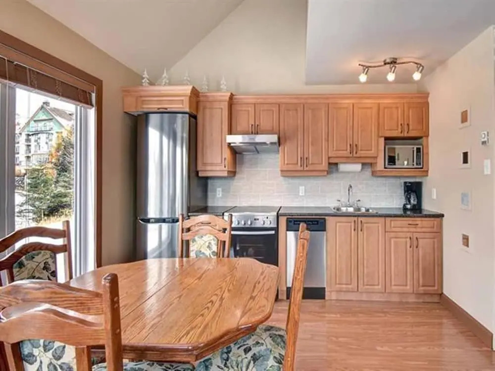 GLOBALSTAY. Bright Condo near the Lake