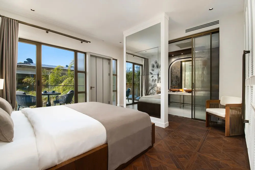 Genesis Hotel