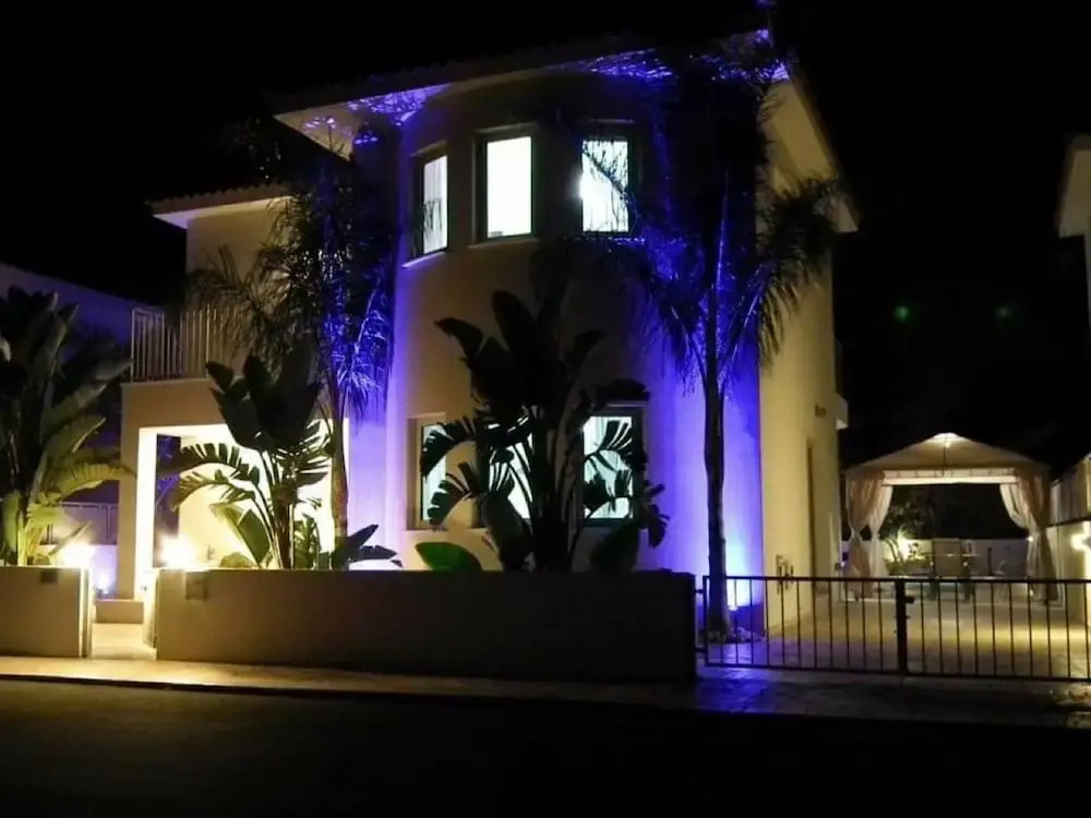 Avrora Villa PV