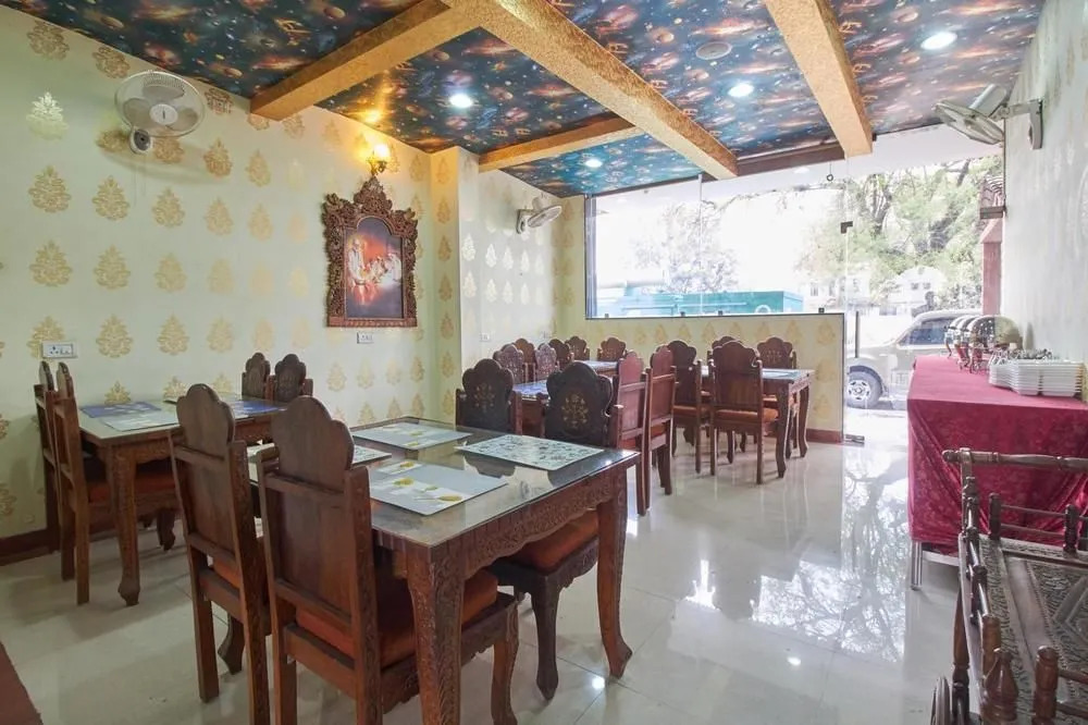 OYO 10453 Hotel Paradise