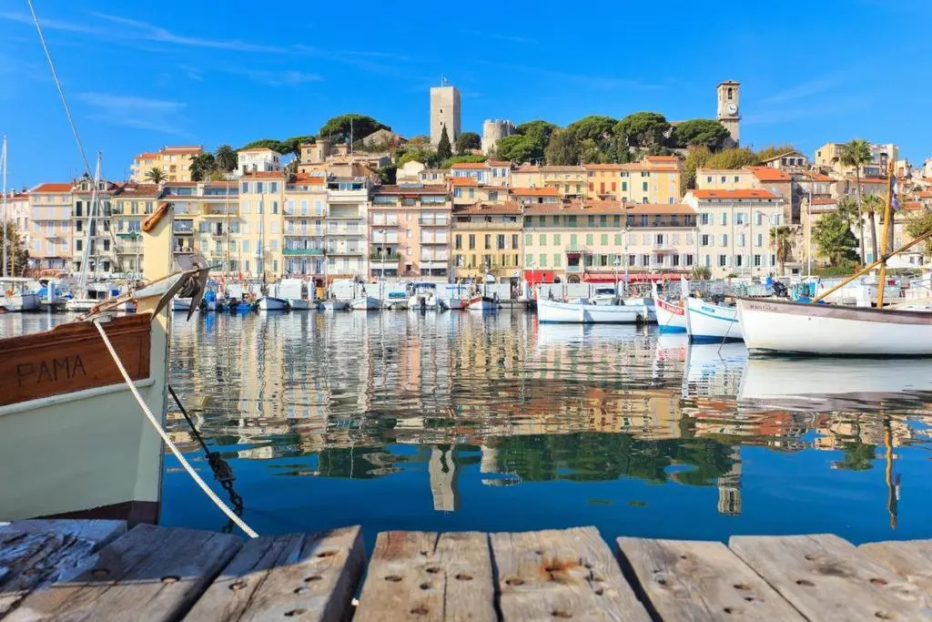 Romantic and new apartment in the famous Rue Meynadier in the supercentre of Cannes