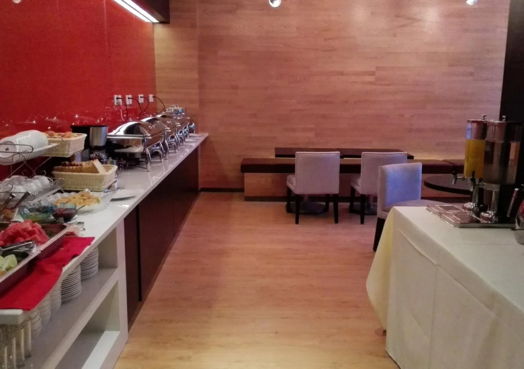 IBIS Leshan City Center Hotel