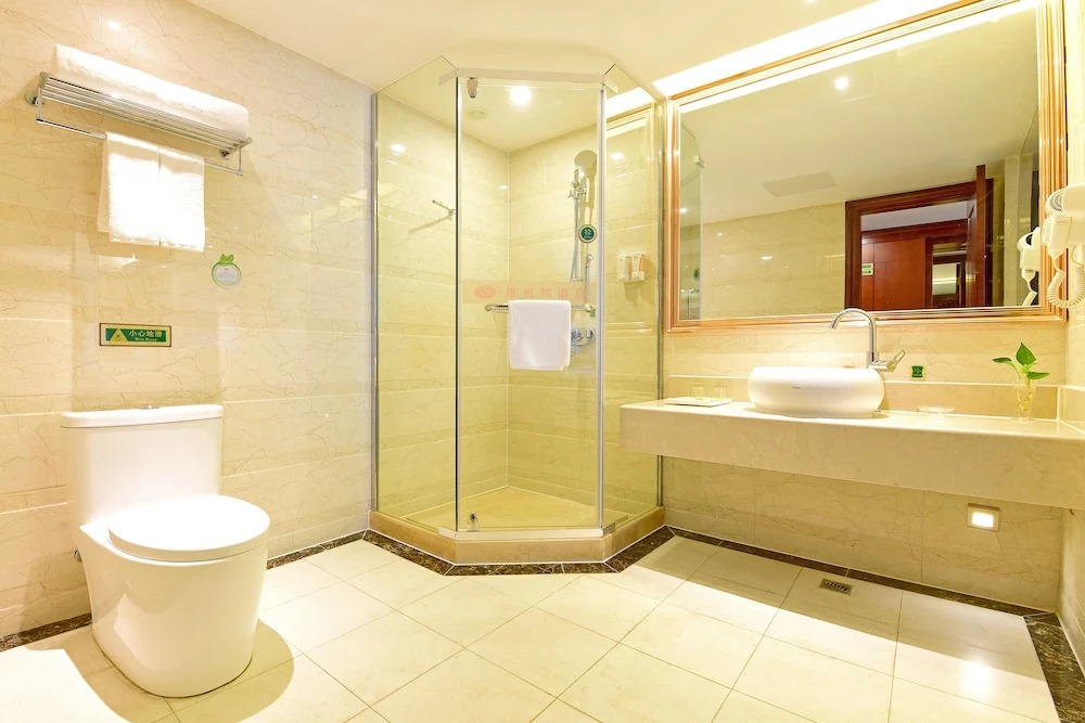 Vienna Hotel Shanghai PVG Heqing