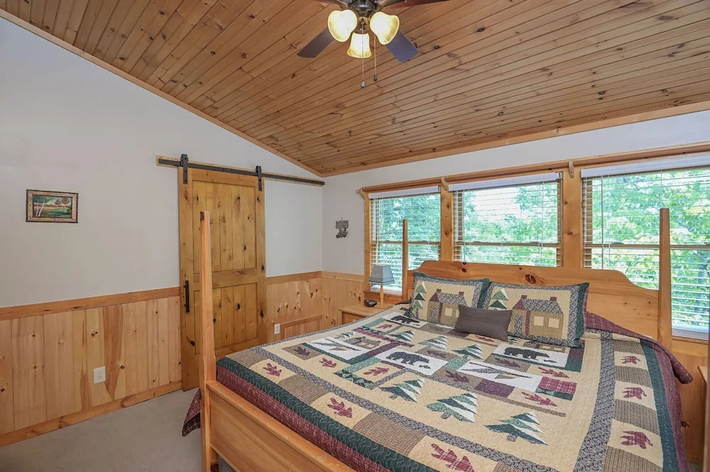 Best of Both Worlds by Eagles Ridge Resort