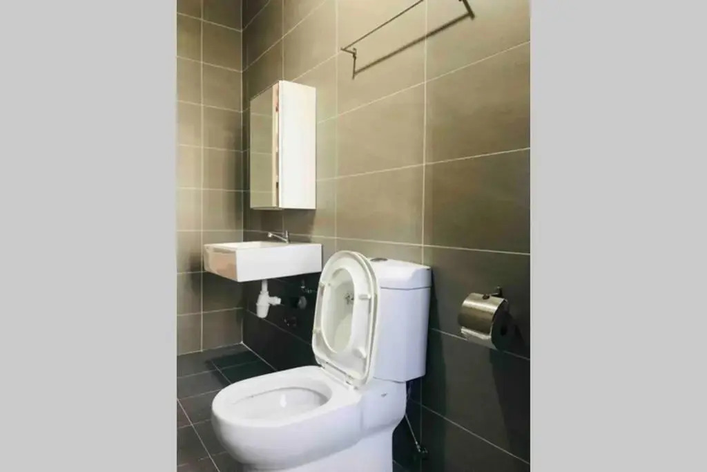HB1512- Hyve Studio unit, Lake view, Cyberjaya, Free Wi-Fi, Free Parking, Netflix,Pool