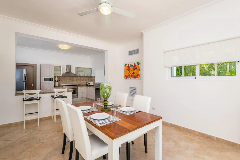 Beautiful 5-BDR 2 levels villa for rent