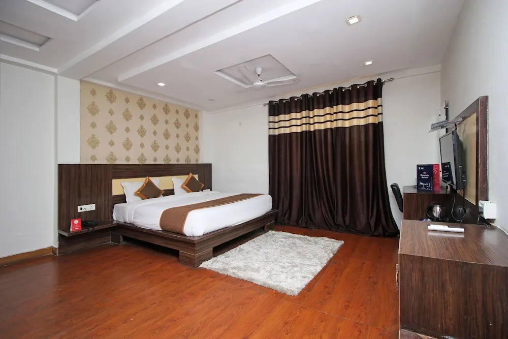 City Hotel and Suites Agra