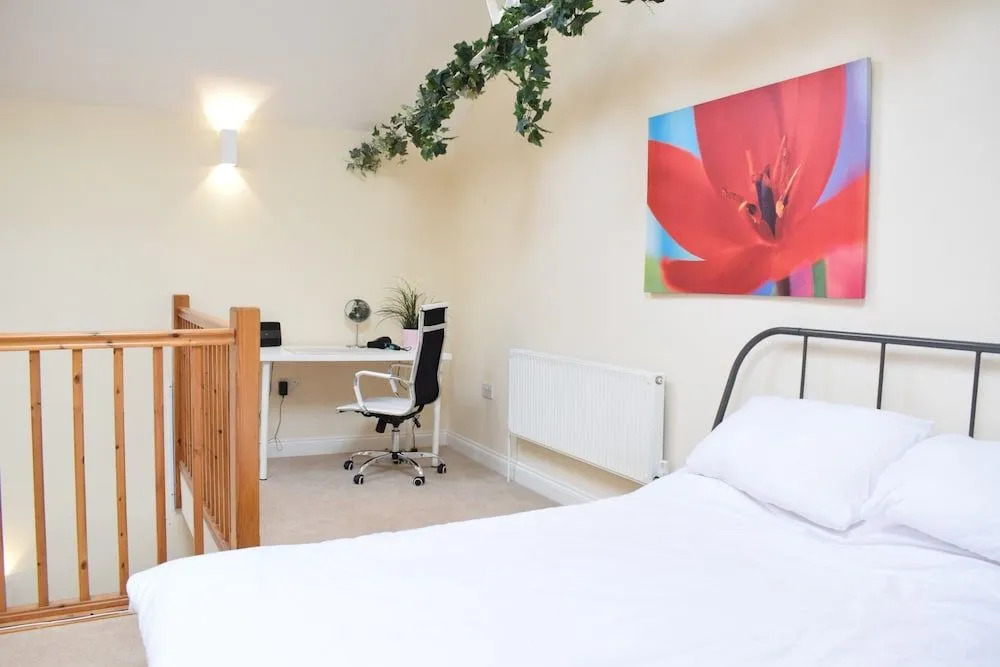 Spacious 1 Bedroom House in Fulham
