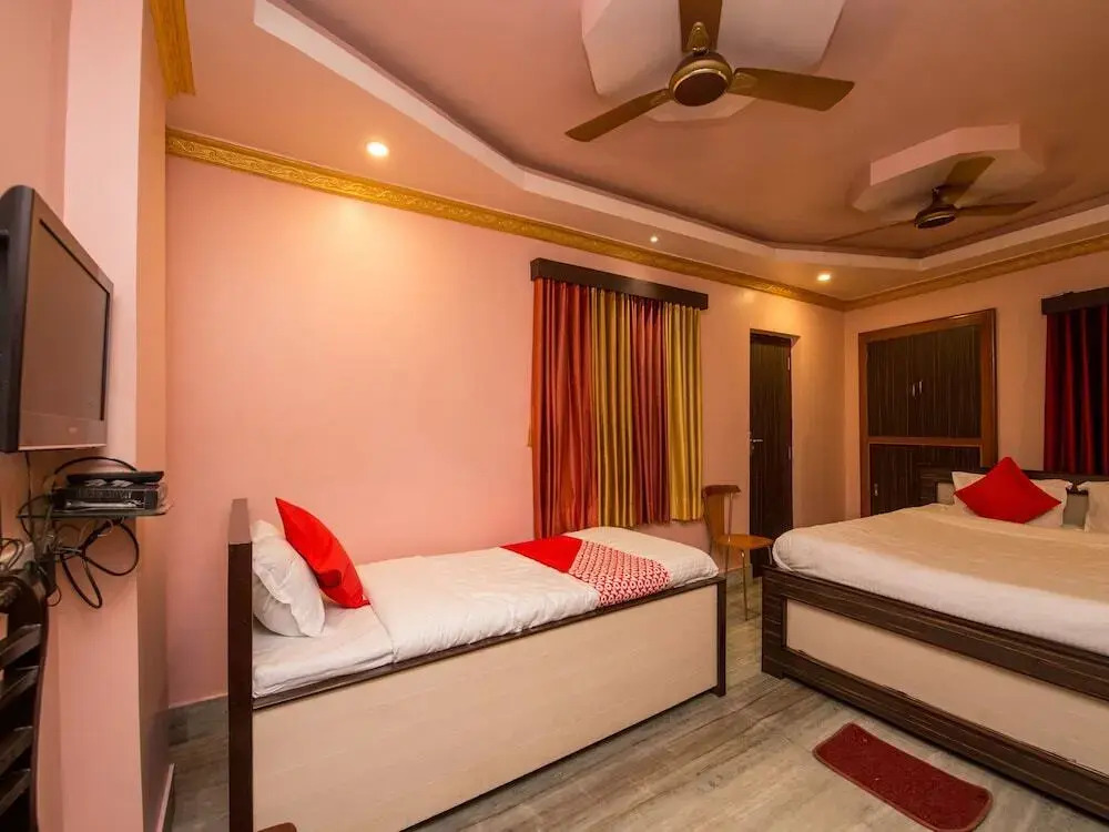 Hotel Moonlight by OYO Rooms