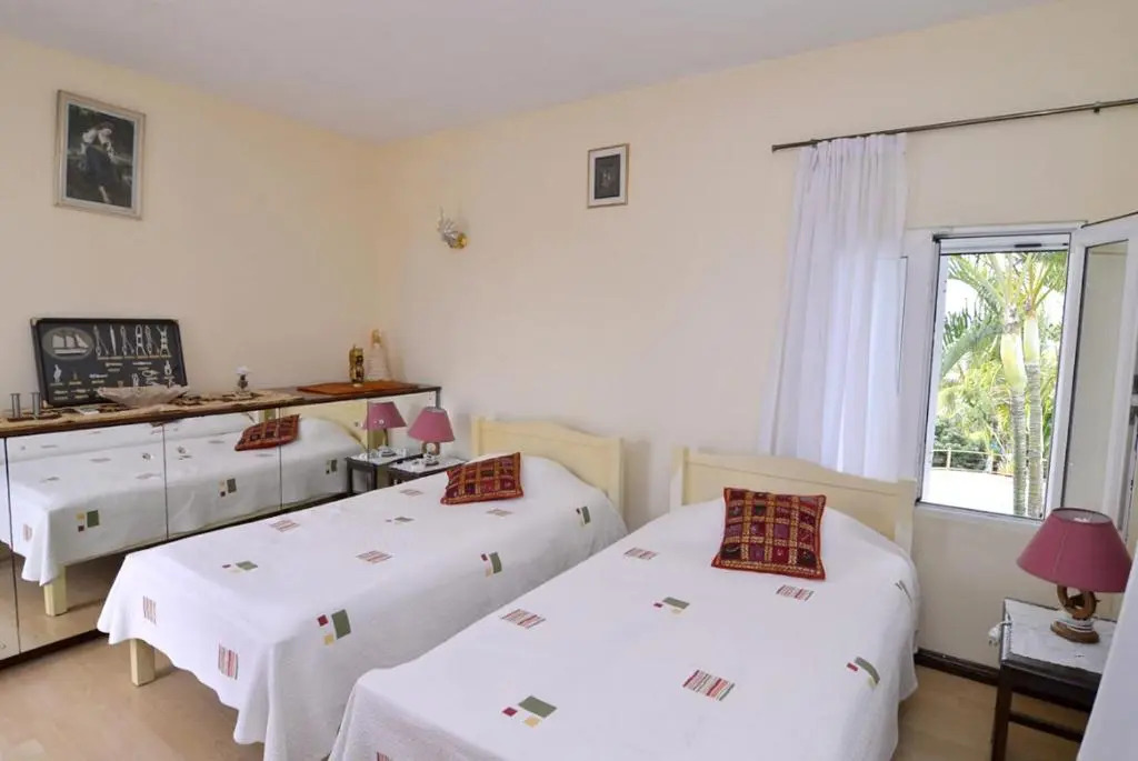 Spacious villa with sea view in Trou DEau Douce