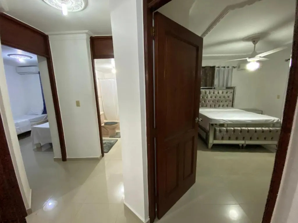 1 DR Huge cozy 3bedroom apartment to stay