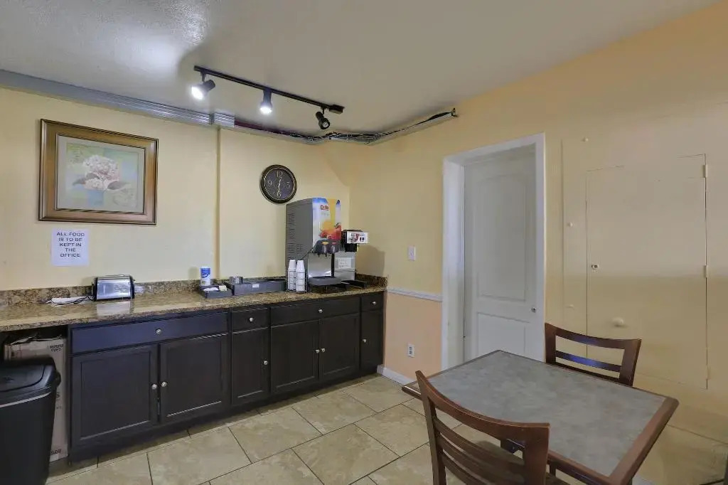 Econo Lodge St Petersburg Central