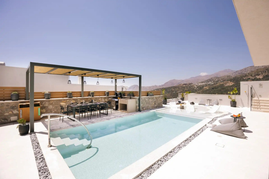 Mirthea Suites