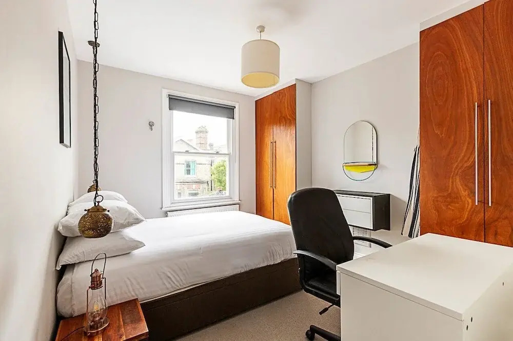 Rustic and Contemporary Haven in Brixton