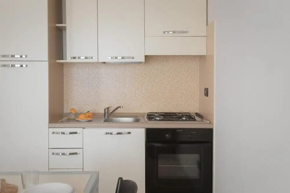 Stylish Residence Le Fontane 1 Bedroom Sleeps 3 No0754
