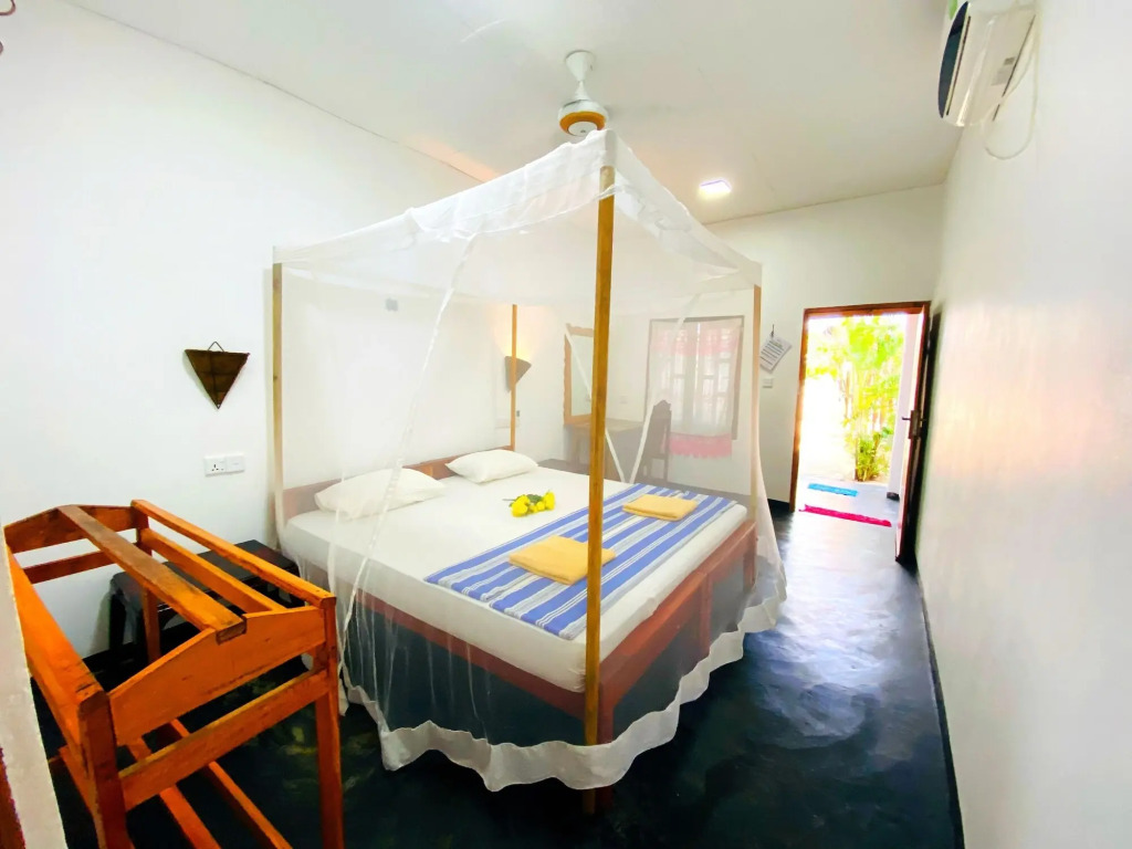 Beach Wave Hotel