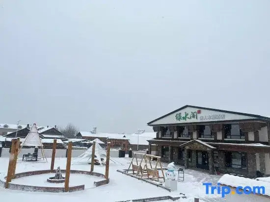 Lvshuige Snowman Wooden House