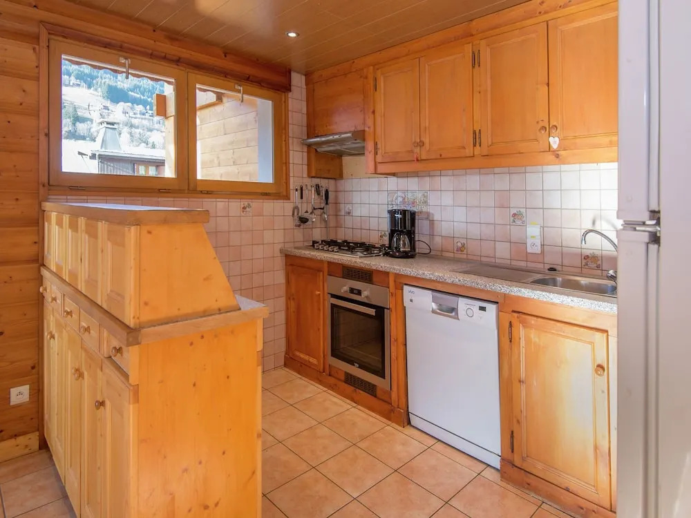 Comfortable Detached House for 14 People at the Lively Les Gets