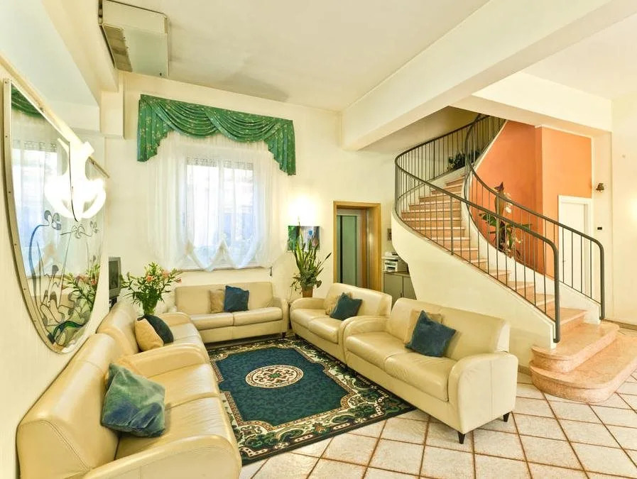 Hotel Rosso Blu