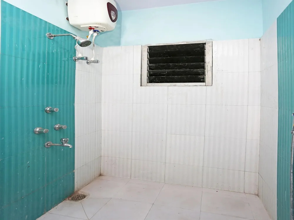 OYO 11081 Hotel Saraswati Inn