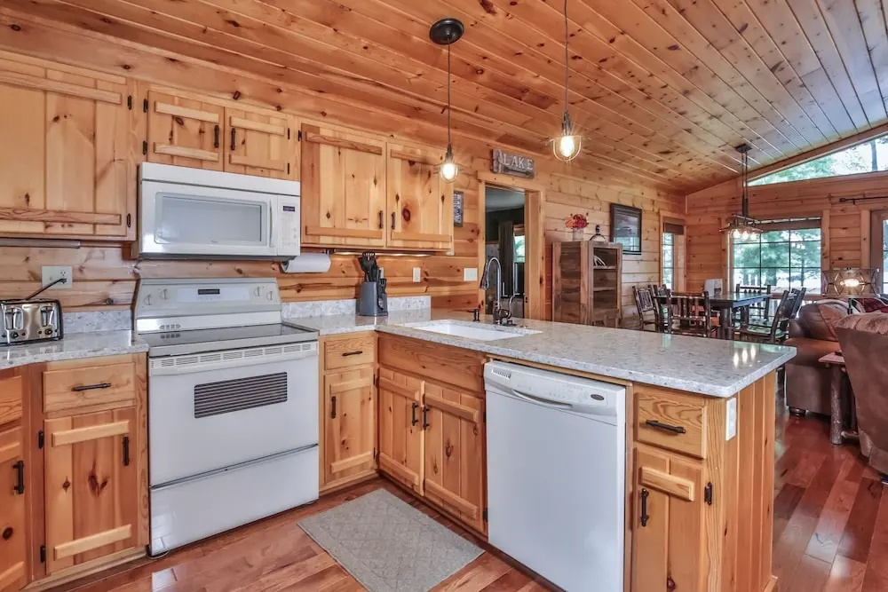 Stormy Pines - Hiller Vacation S 3 Bedroom Home