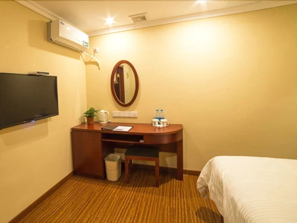 GreenTree Inn Suzhou Kunshan Paris Spring Express Hotel