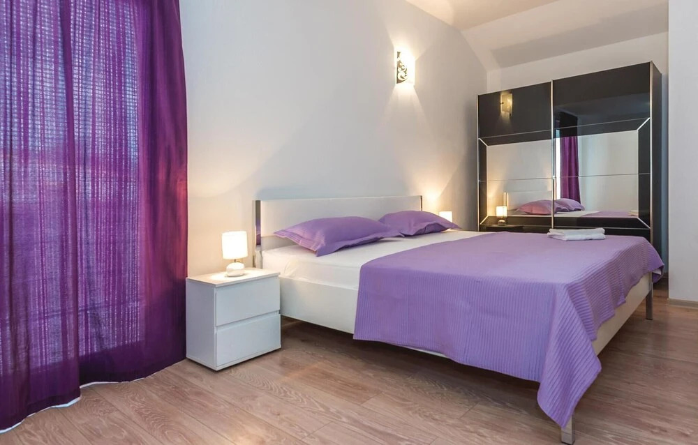 Nice Home in Tribunj With Wifi, 9 Bedrooms and Outdoor Swimming Pool