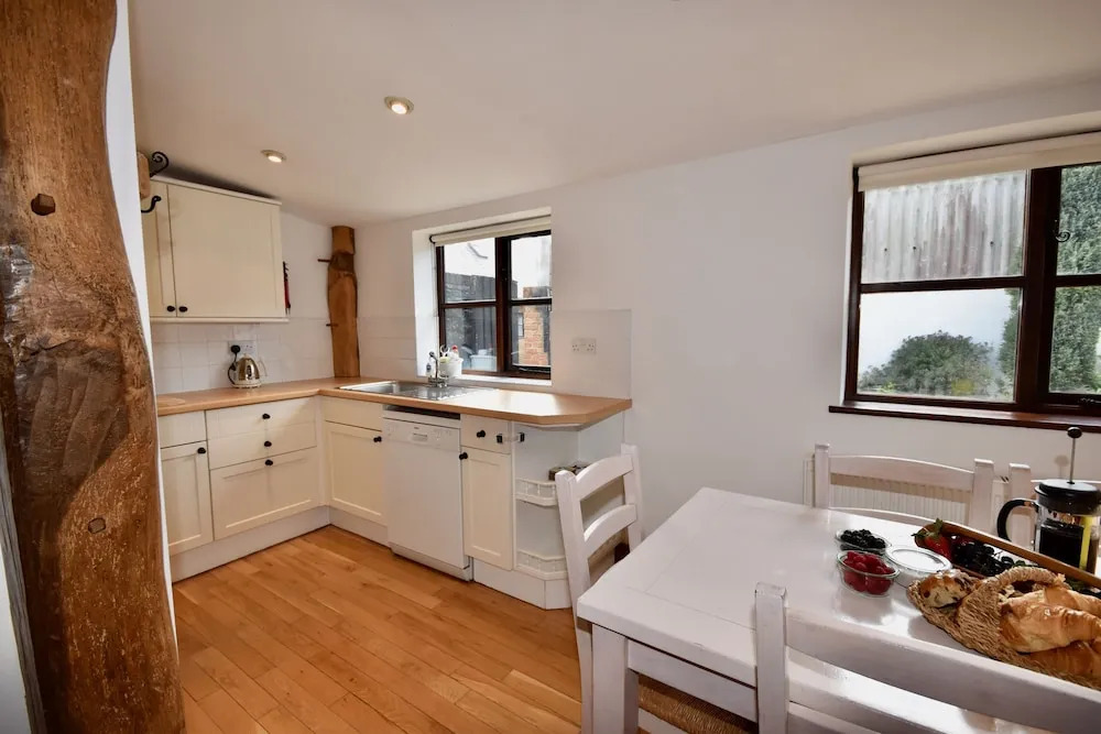Tithe Barn a Stunning family home with panoramic views