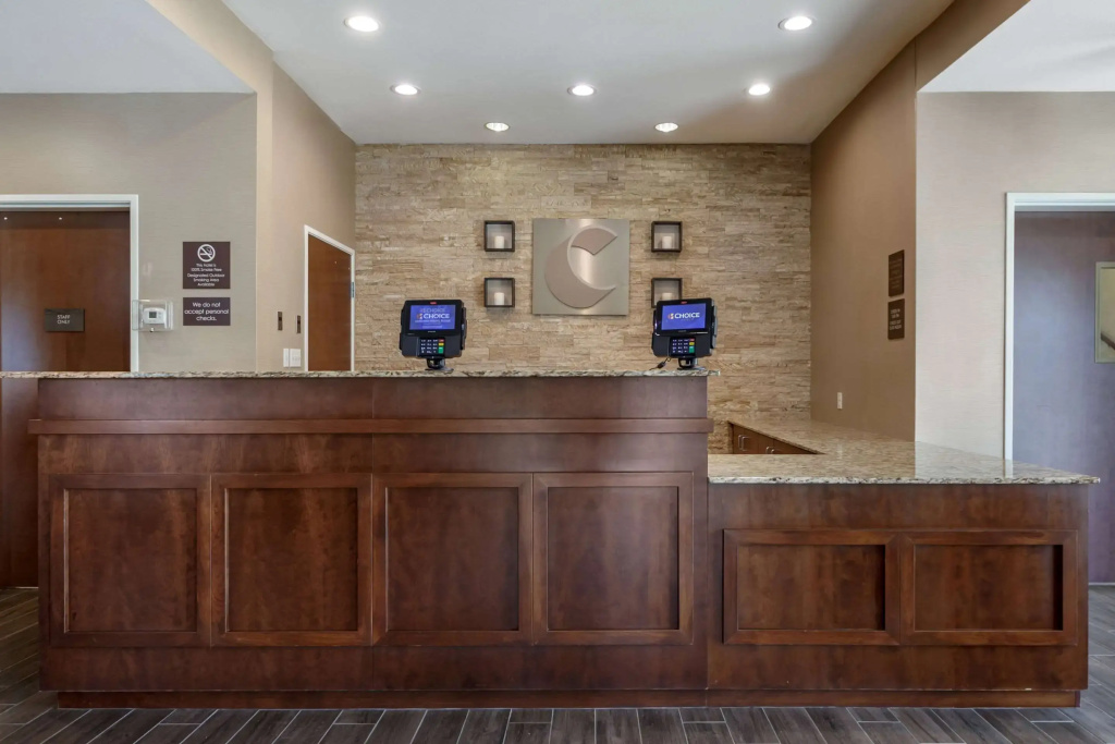 Comfort Inn & Suites Avera Southwest