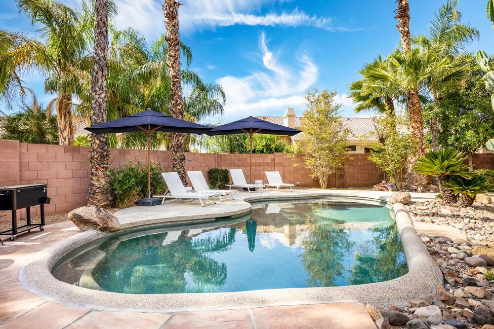 Ambrosia by Avantstay 7 BR Oasis w/ Pool & Outdoor Bar