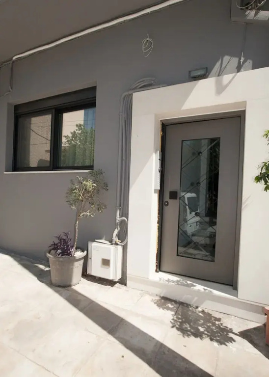 Sia s Retreat 2 in Nea Smirni
