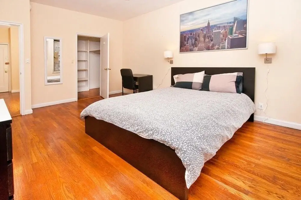 Beautiful 2 BR with Living room UES 81#5C